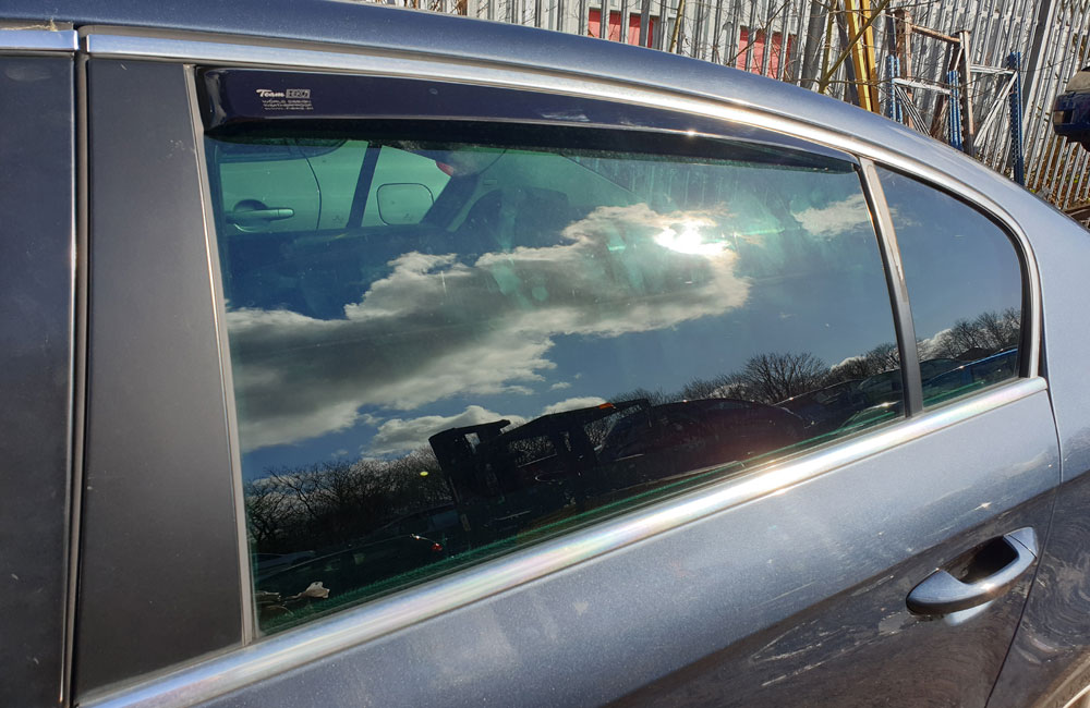 VW Passat TDI Sport Door window glass passenger side rear